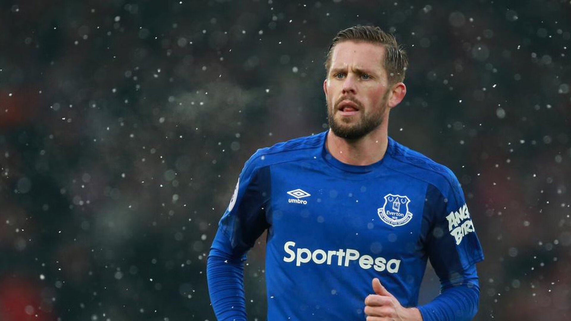 开云平台-东决关键战之夜，阿劳霍攻防两端统治