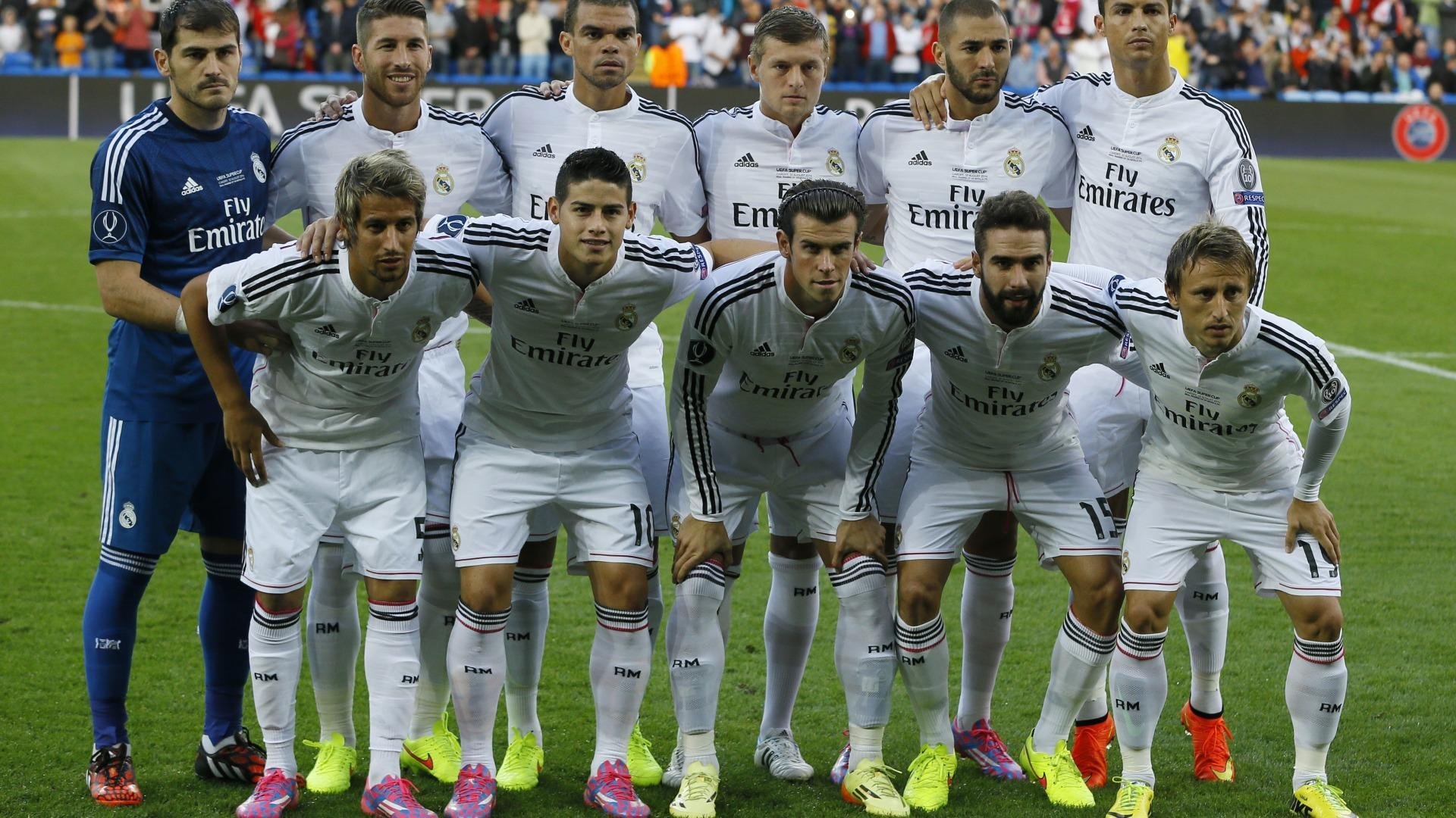 雄鹿血拼湖人，布克接管季后赛，新时代的权杖交接